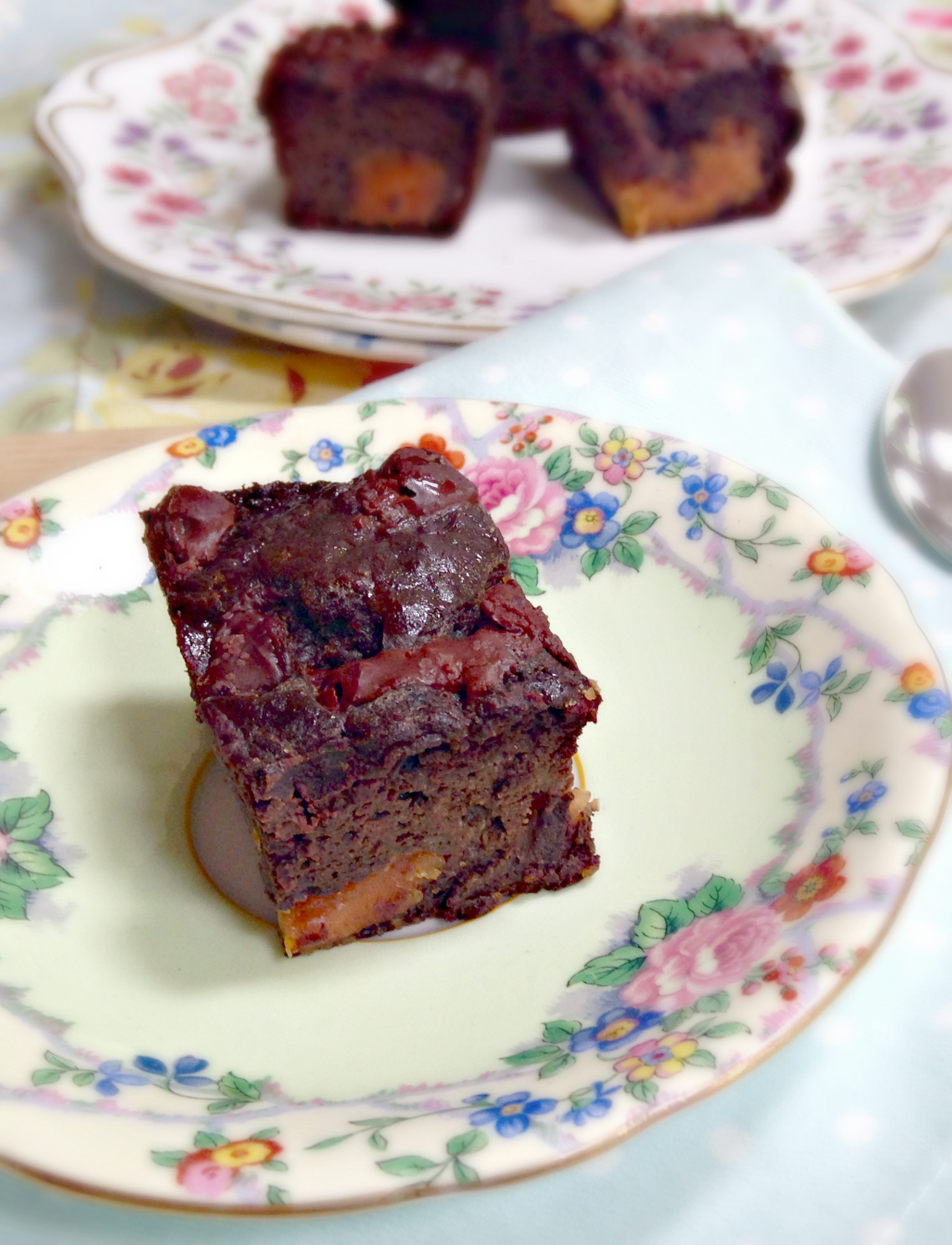 Peanut butter cup protein brownies, yum!  Despite their calorific appearance these brownies actually live on the healthier side of life. They're super fudgy, peanut butter heaven and chocolate indulgence.  This is one recipe that I have totally fallen in love with.
