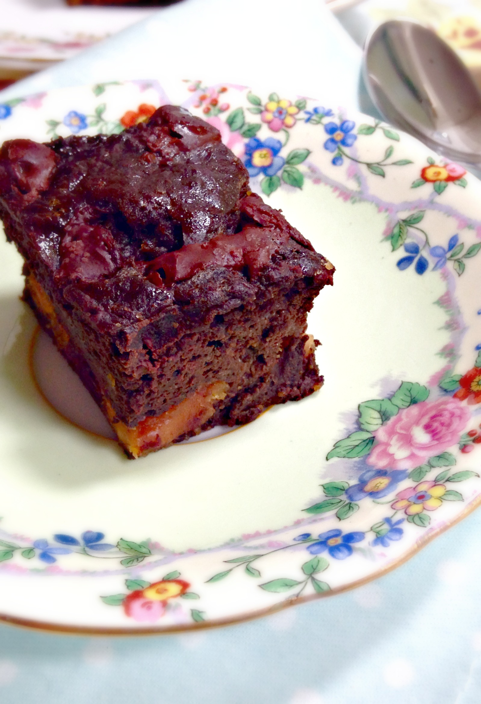 Peanut butter cup protein brownies, yum! Despite their calorific appearance these brownies actually live on the healthier side of life. They're super fudgy, peanut butter heaven and chocolate indulgence. This is one recipe that I have totally fallen in love with. Peanut butter cup protein brownies, yum! Despite their calorific appearance these brownies actually live on the healthier side of life. They're super fudgy, peanut butter heaven and chocolate indulgence. This is one recipe that I have totally fallen in love with.