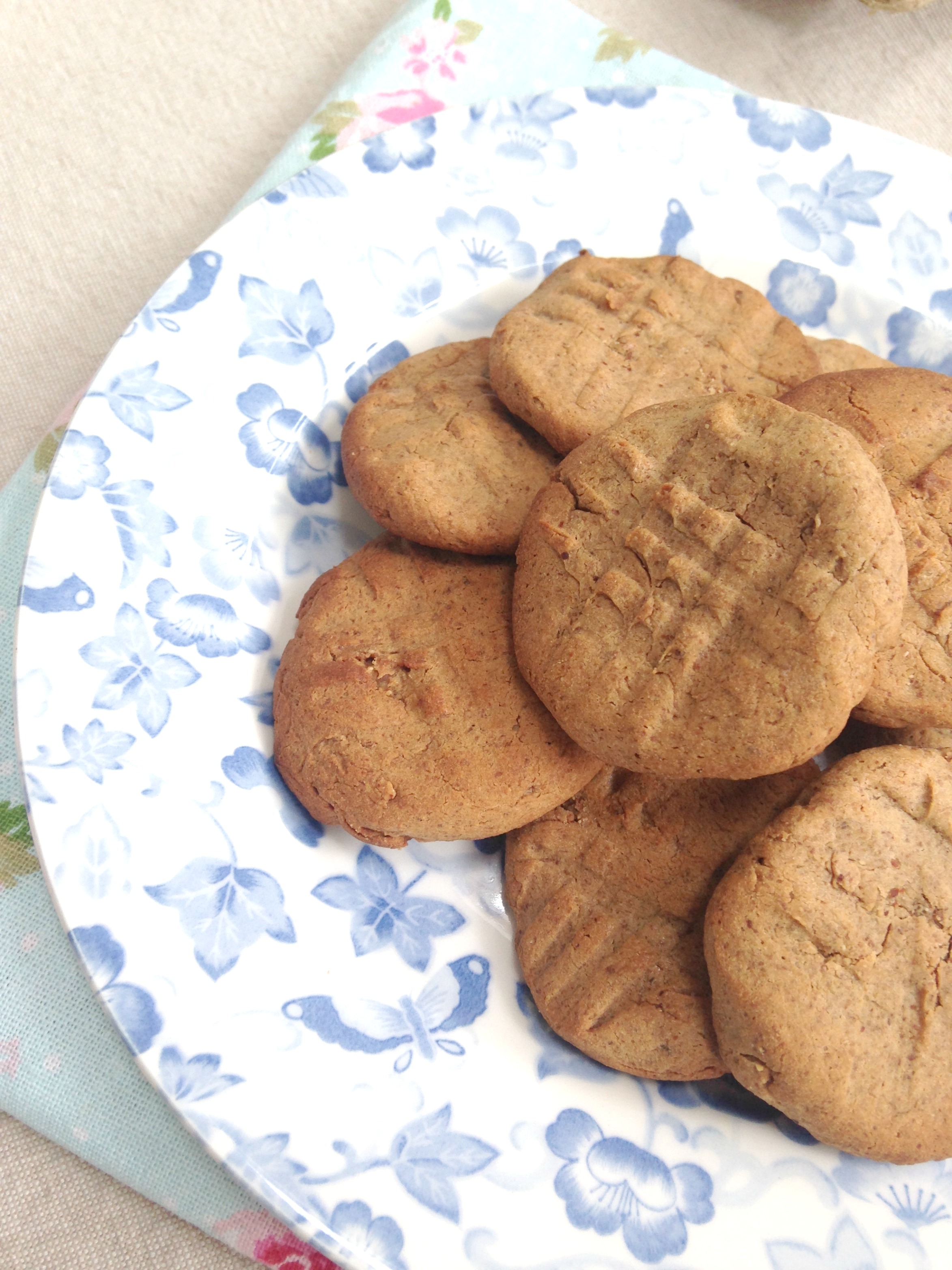 Gingerbread Almond Cookies 1