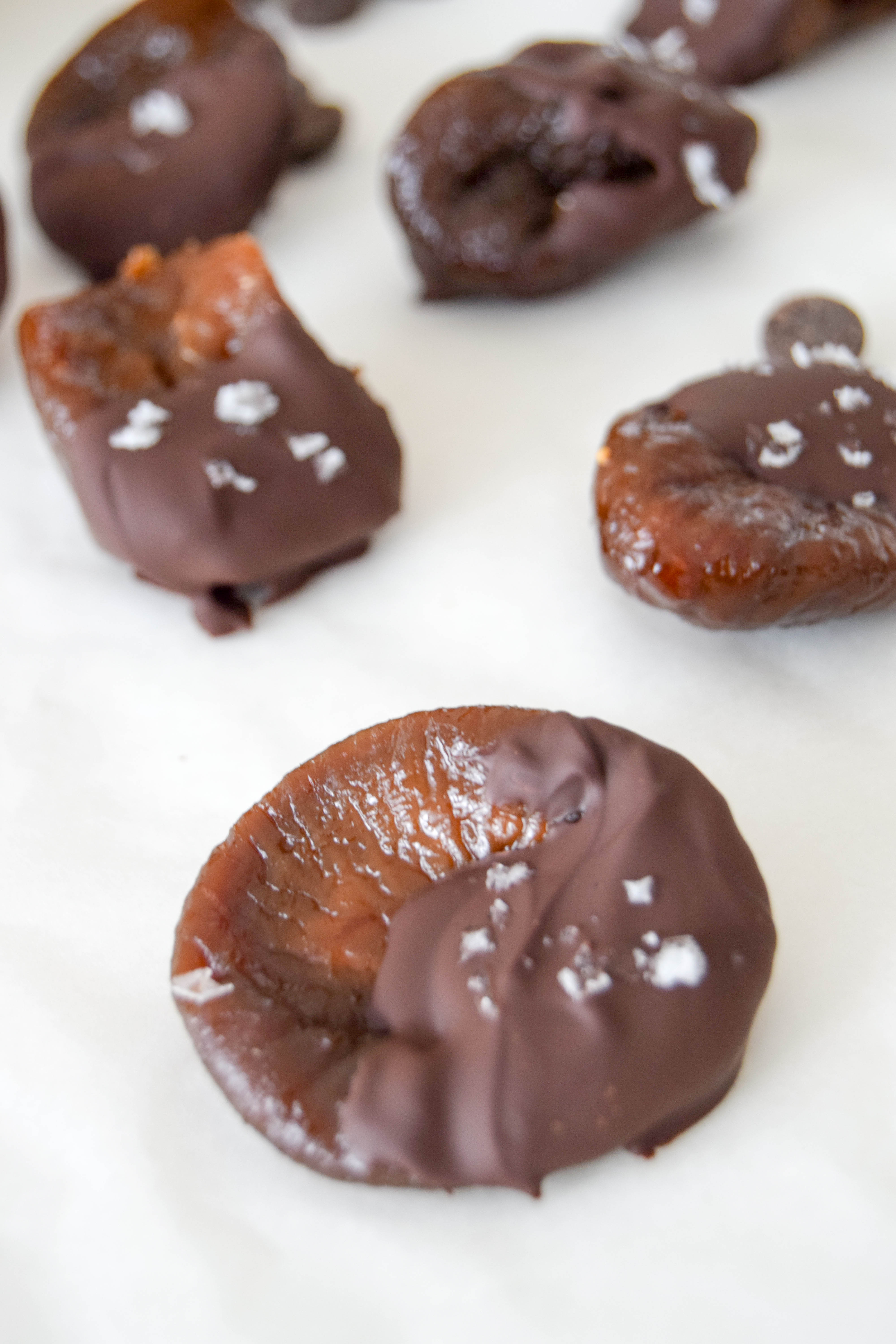 A speedy snack idea with figs to help tame those chocolate cravings!