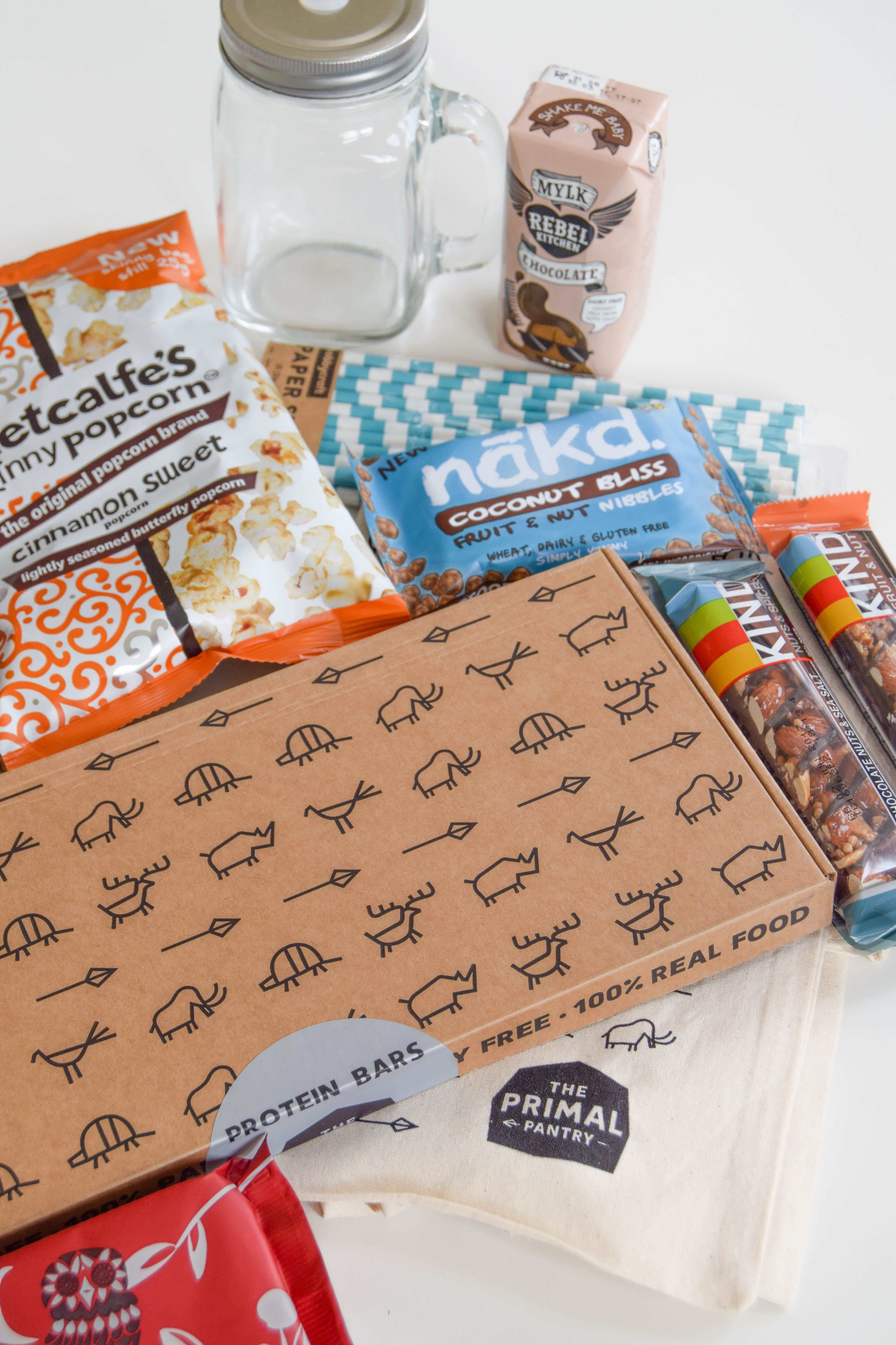 6th-blogiversary-giveaway-1