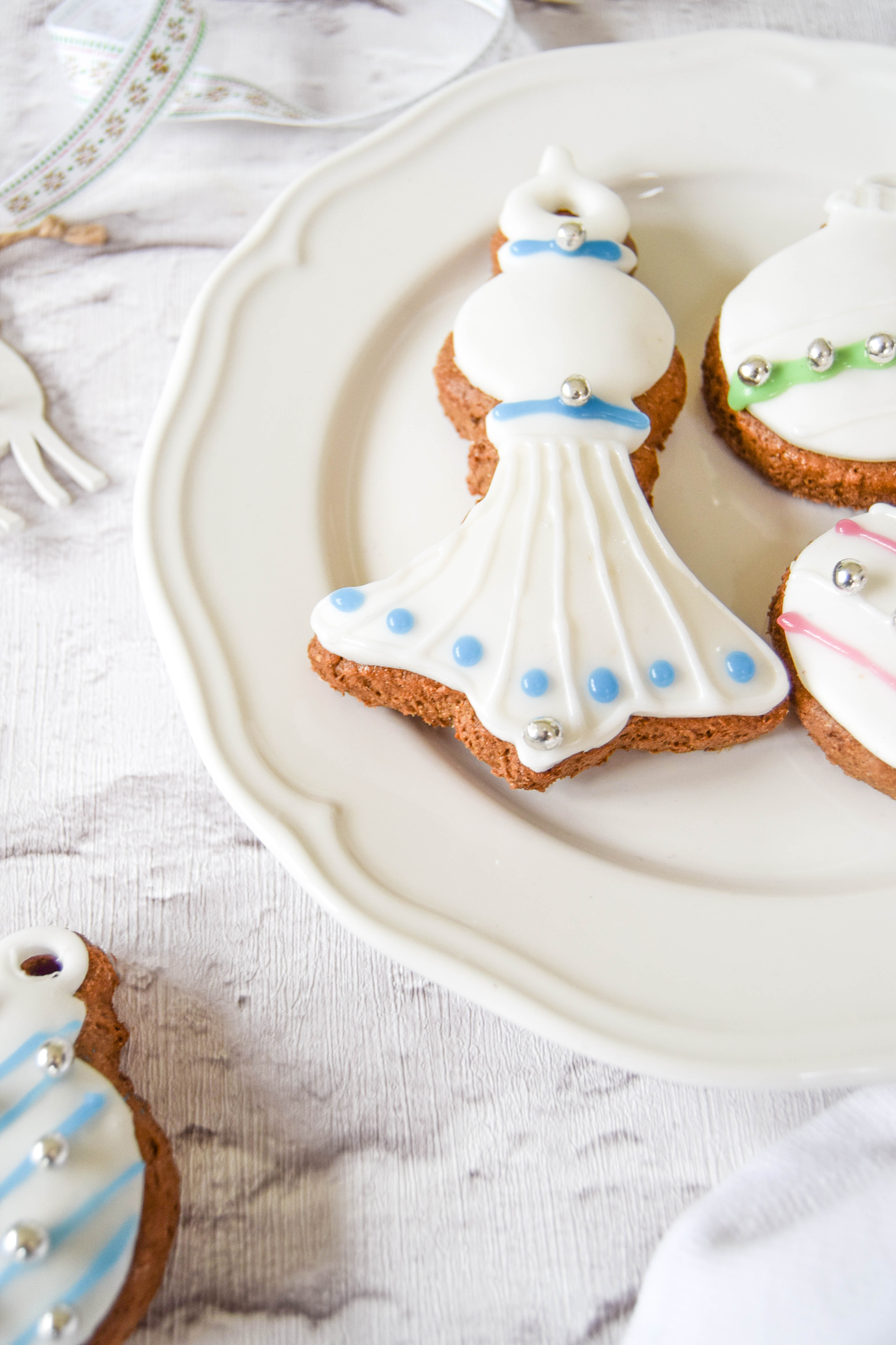 Healthy gingerbread cookies that don't compromise on all that delicious flavour. Healthy gingerbread cookies that don't compromise on all that delicious flavour.