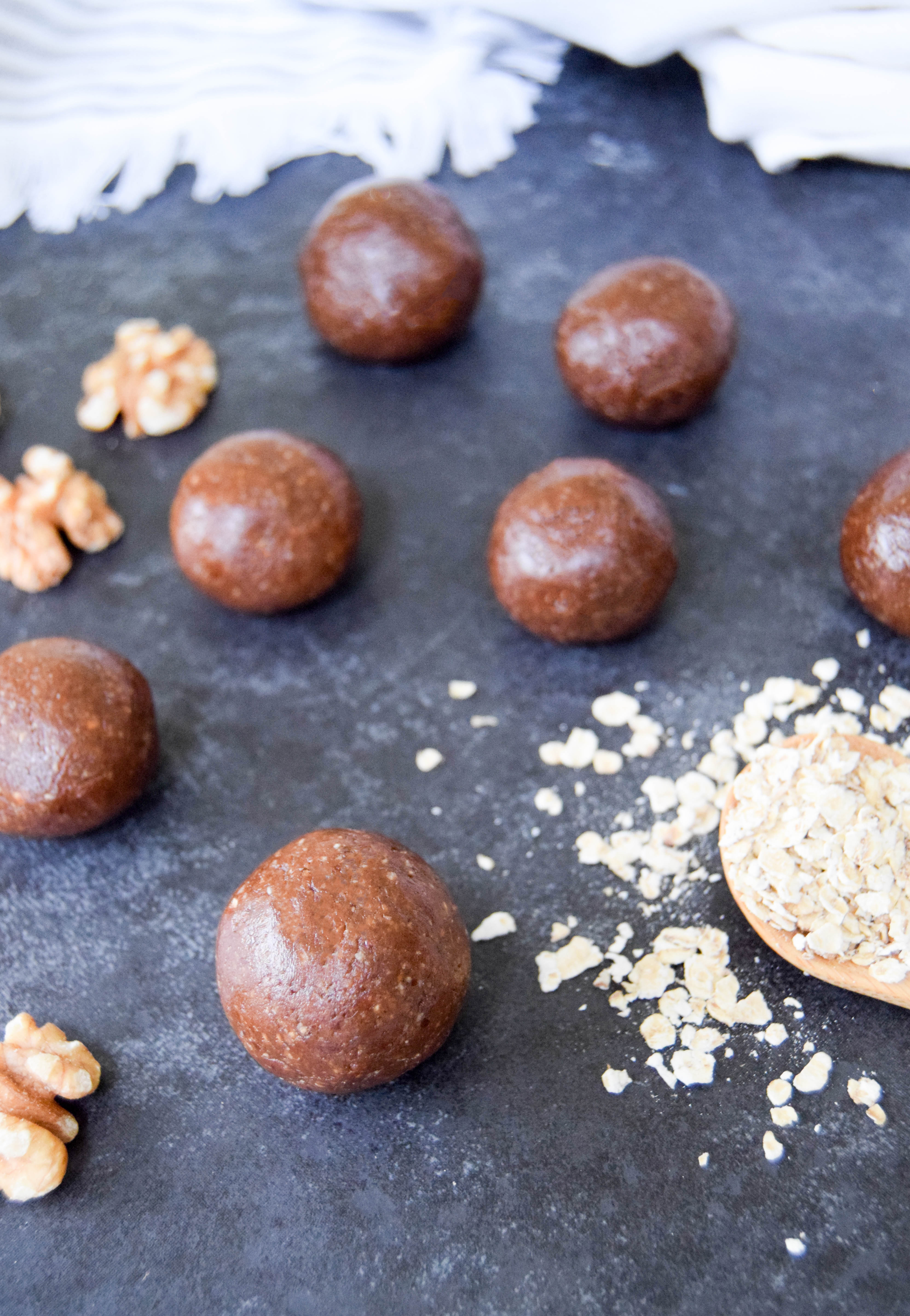 Walnut Fudge Energy Balls - a healthier indulgent afternoon pick me up! 