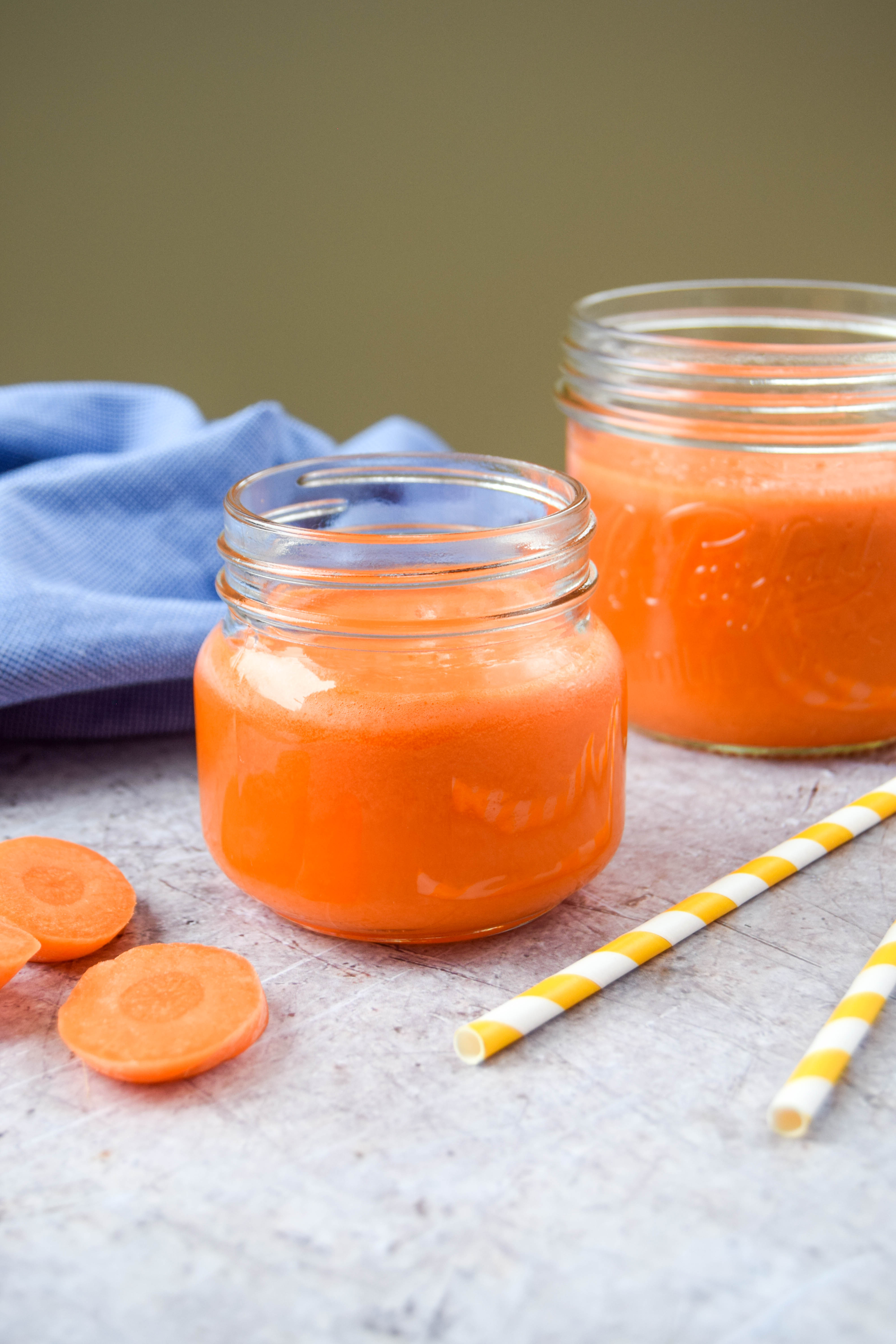 Pineapple, Ginger & Carrot Juice - a refreshing and zingy juice recipe that makes a perfect healthy afternoon pick me up!