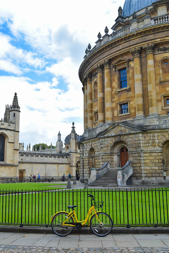 Discover Oxford see the sights and all it has to offer by cycling around it using an Ofo bike, a free-standing bike sharing company. 