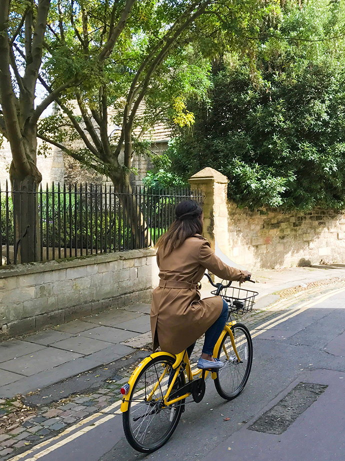 Discover Oxford see the sights and all it has to offer by cycling around it using an Ofo bike, a free-standing bike sharing company. 