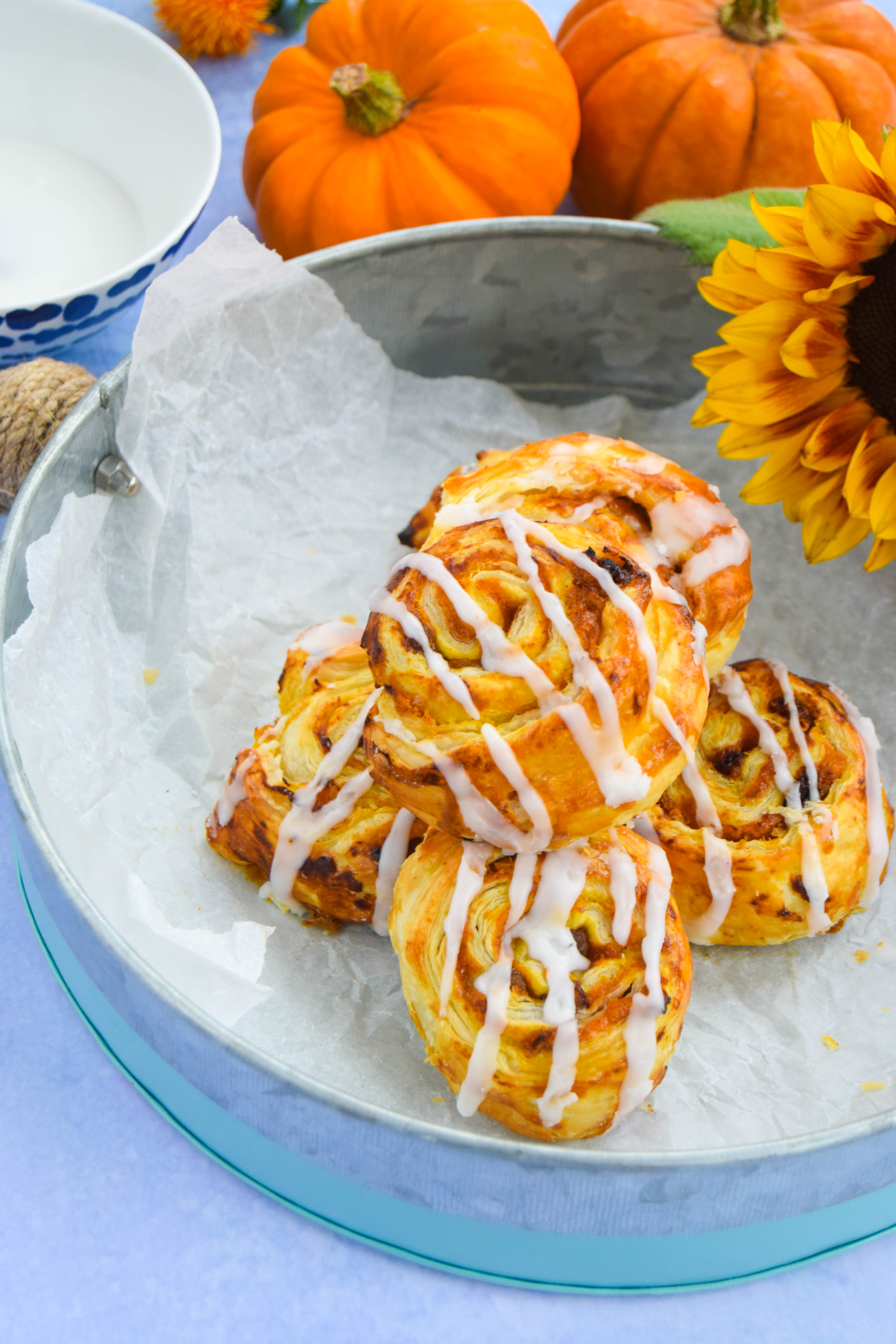 Love pastries with your tea or coffee? &nbsp;Here's a great autumnal themed recipe that takes the cinnamon swirl to the next level. &nbsp;Think maple cinnamon flavoured&nbsp;pumpkin puree encased in crisp flaky pastry.