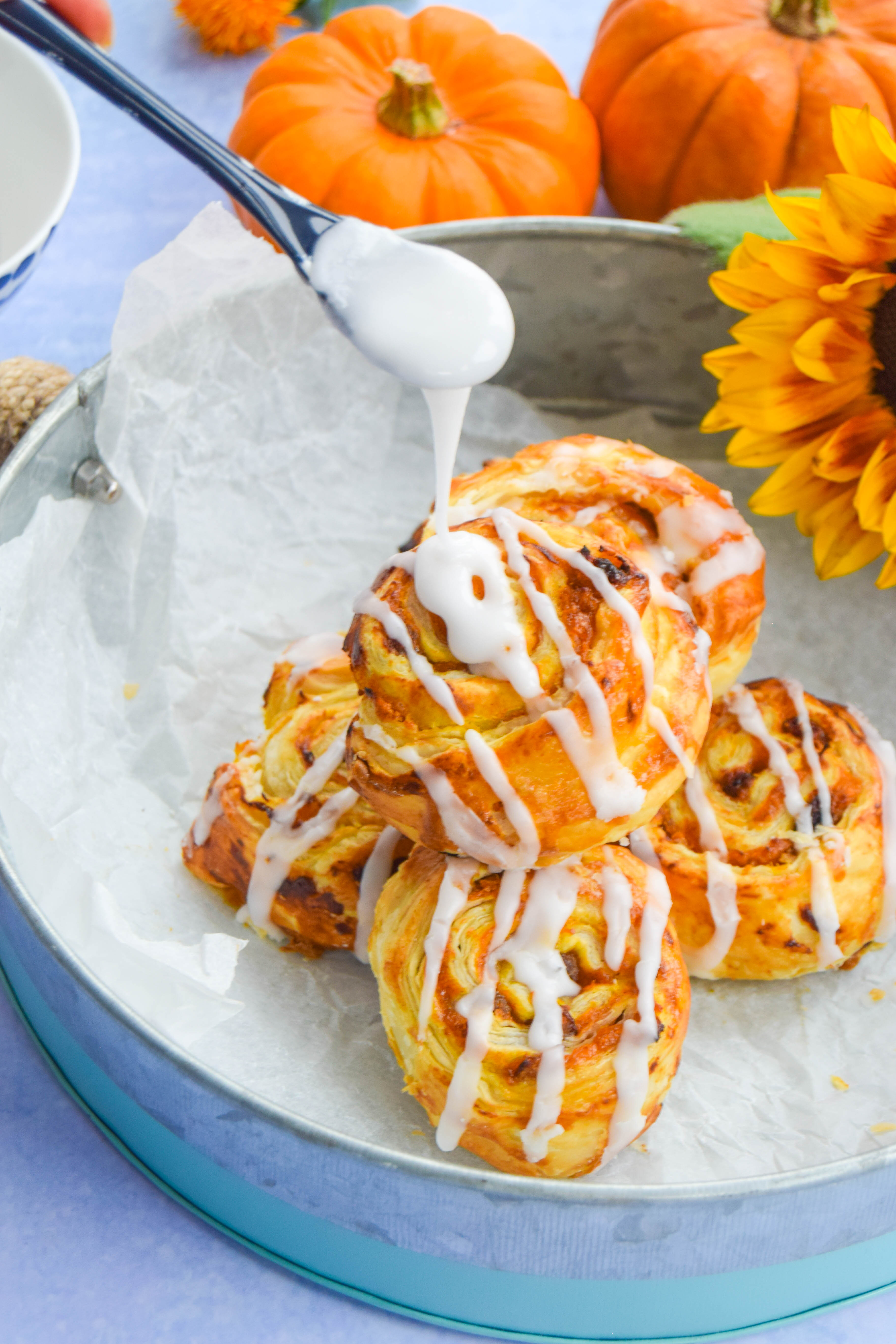 Love pastries with your tea or coffee? &nbsp;Here's a great autumnal themed recipe that takes the cinnamon swirl to the next level. &nbsp;Think maple cinnamon flavoured&nbsp;pumpkin puree encased in crisp flaky pastry.