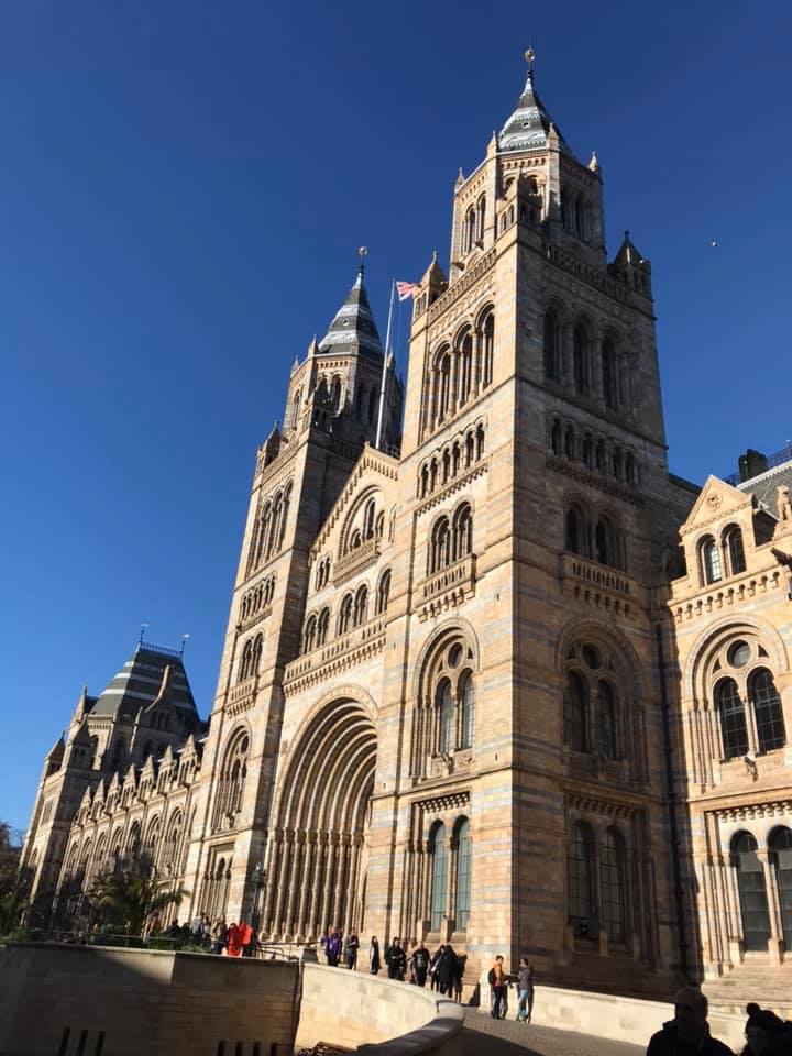 The East London Hotel is convieniently located in the heart of Bethnal Green and only takes 15 minutes to get to central London.