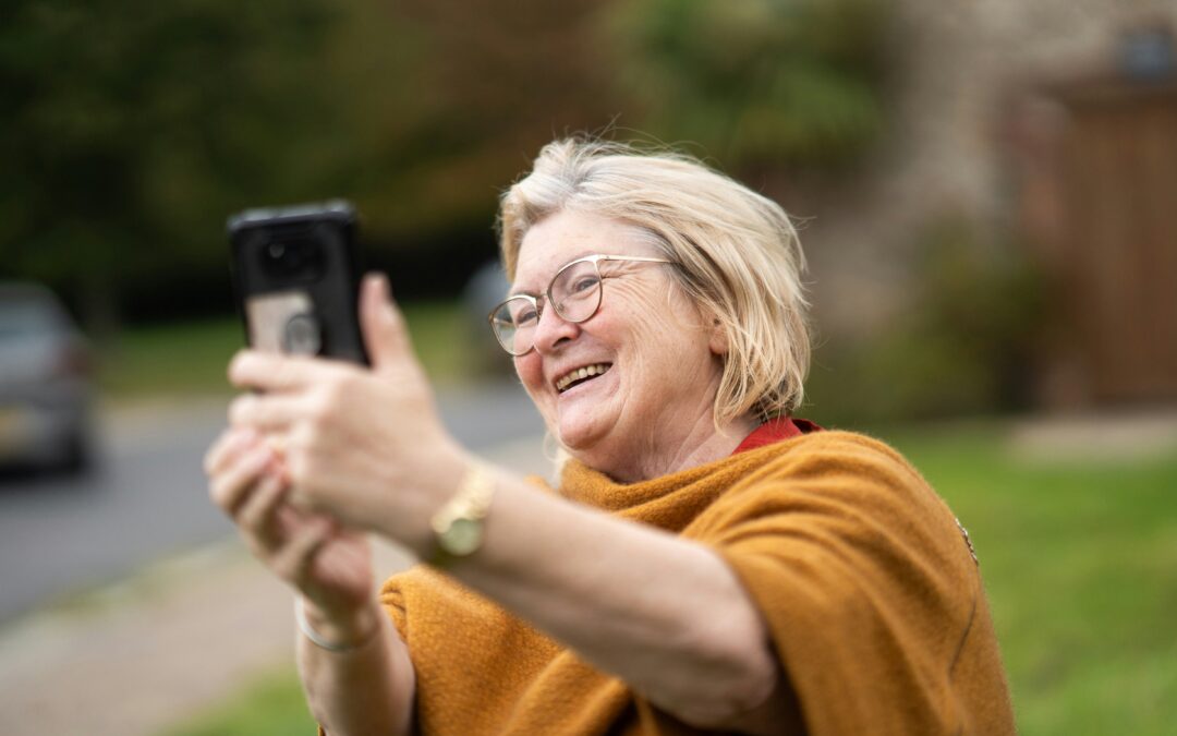 Safer, Not Slower: Why More Active Seniors Are Embracing Alert Devices