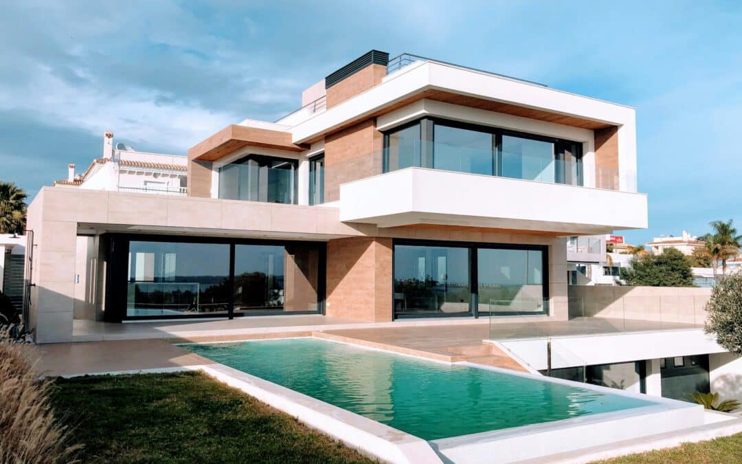 7 Reasons To Use Polycarbonate Panels in Dream Home Designs